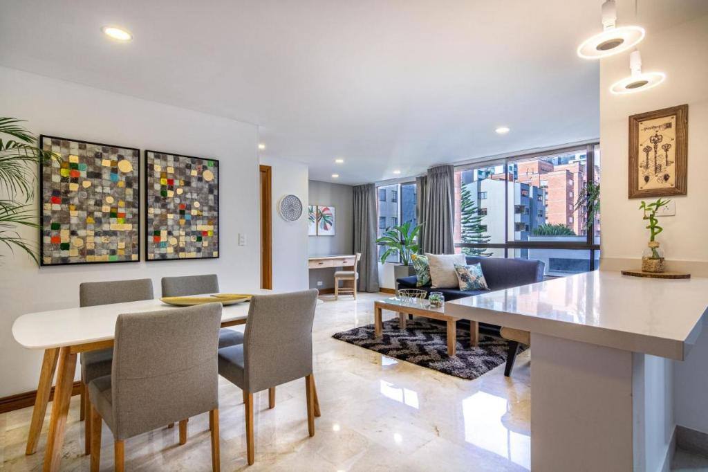 Alcazar de Oviedo by EE Hoteles in El Poblado, Medellín