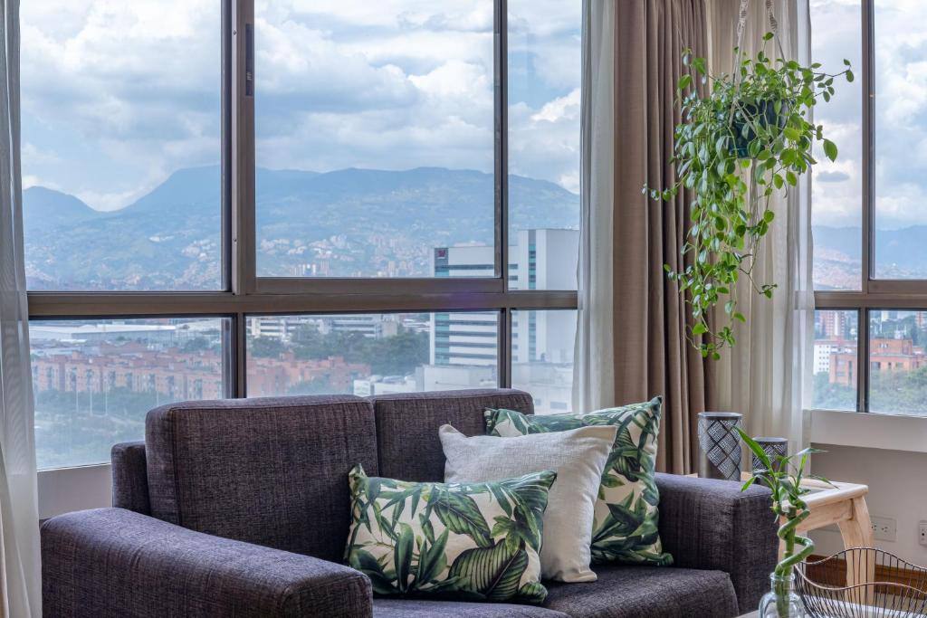 Alcazar de Oviedo by EE Hoteles in El Poblado, Medellín