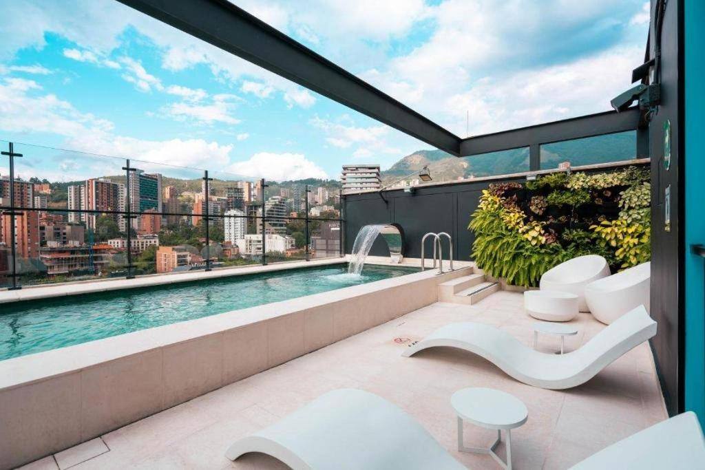 Calle Flora Hotel by Jalo in El Poblado, Medellín