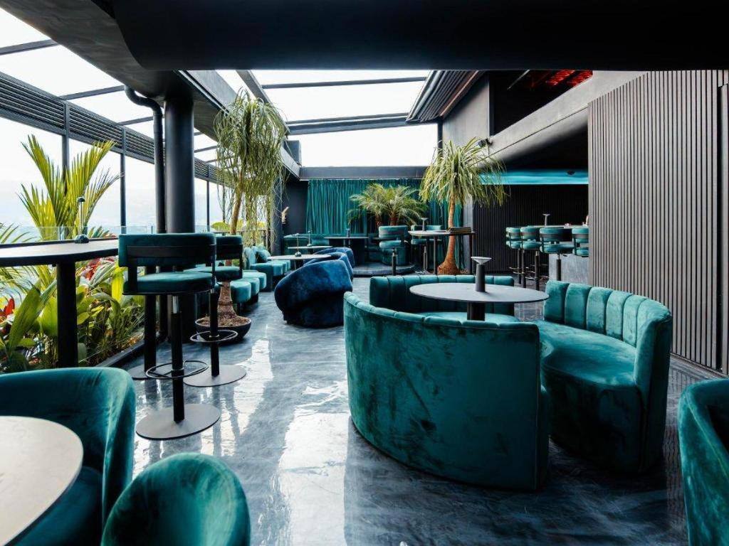 Calle Flora Hotel by Jalo in El Poblado, Medellín