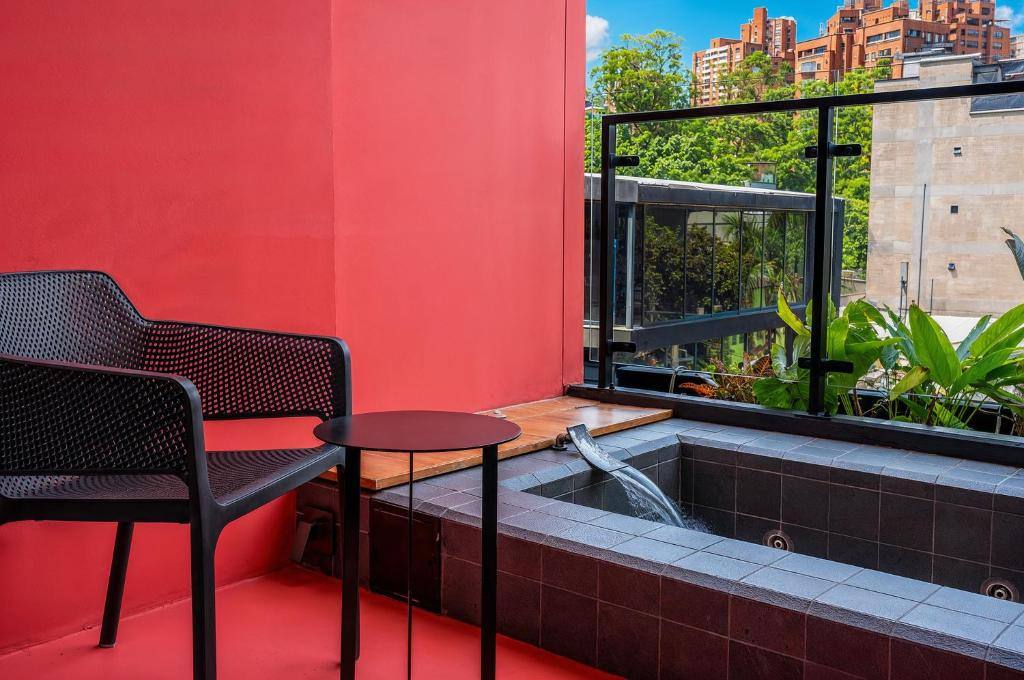 Calle Flora Hotel by Jalo in El Poblado, Medellín