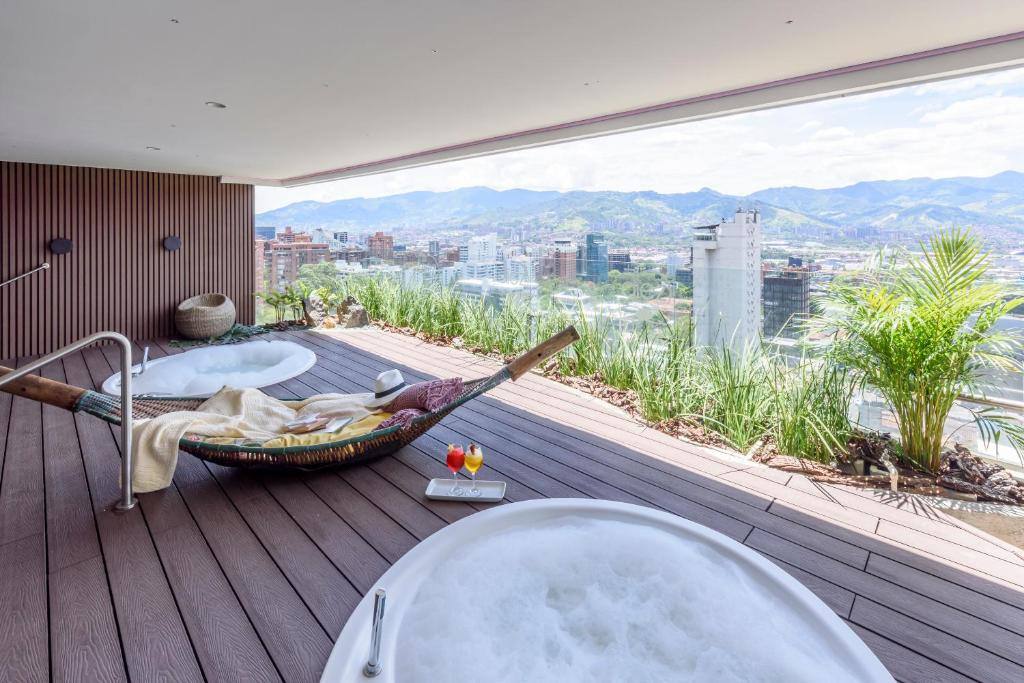 Diez Hotel Categoria Colombia in El Poblado, Medellín