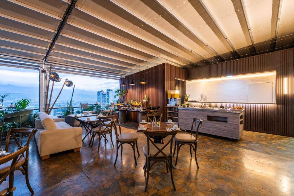 Diez Hotel Categoria Colombia in El Poblado, Medellín