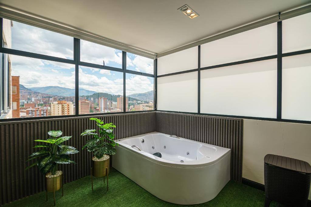 First Class Hotel in Laureles and Estadio, Medellín