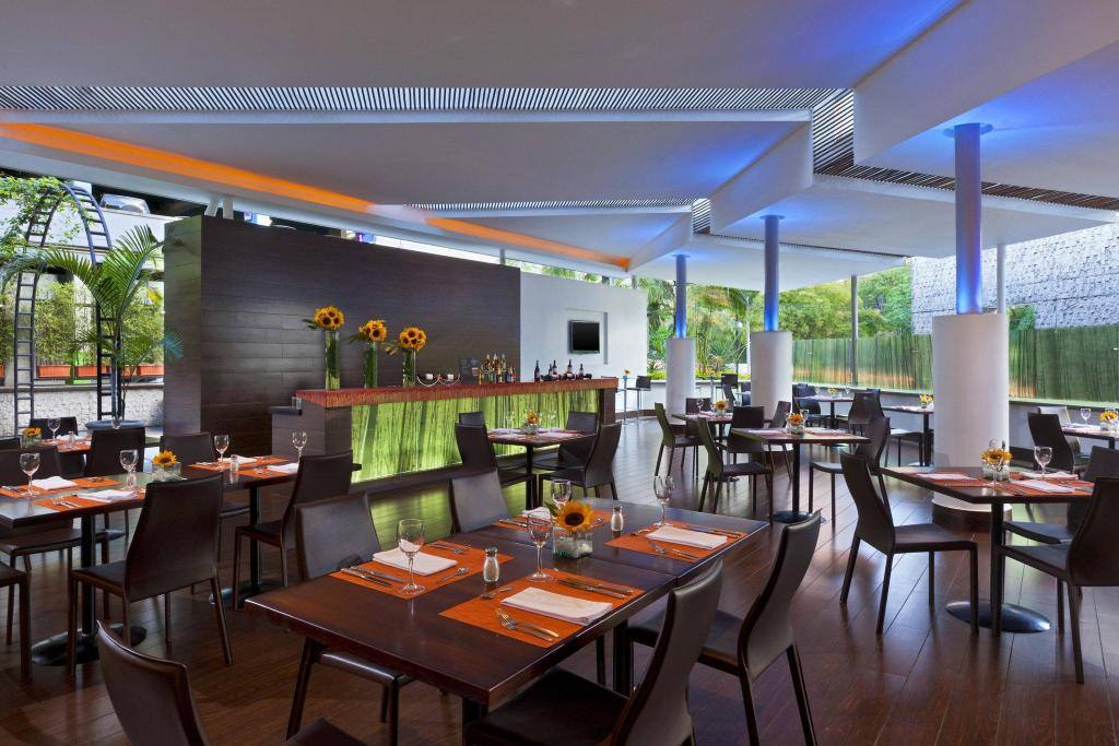 Four Points by Sheraton Medellin in El Poblado, Medellín