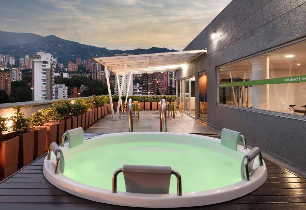 Hampton By Hilton Medellin in El Poblado, Medellín