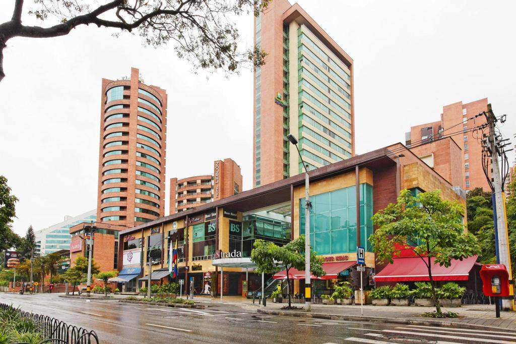 Holiday Inn Express & Suites Medellin by IHG in El Poblado, Medellín