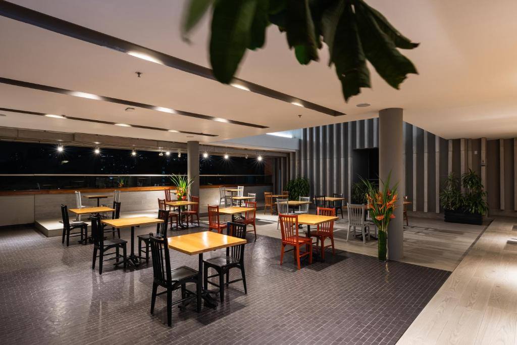 Holiday Inn Express & Suites Medellin by IHG in El Poblado, Medellín