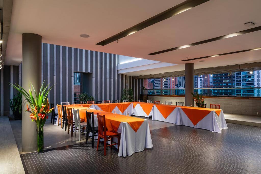 Holiday Inn Express & Suites Medellin by IHG in El Poblado, Medellín