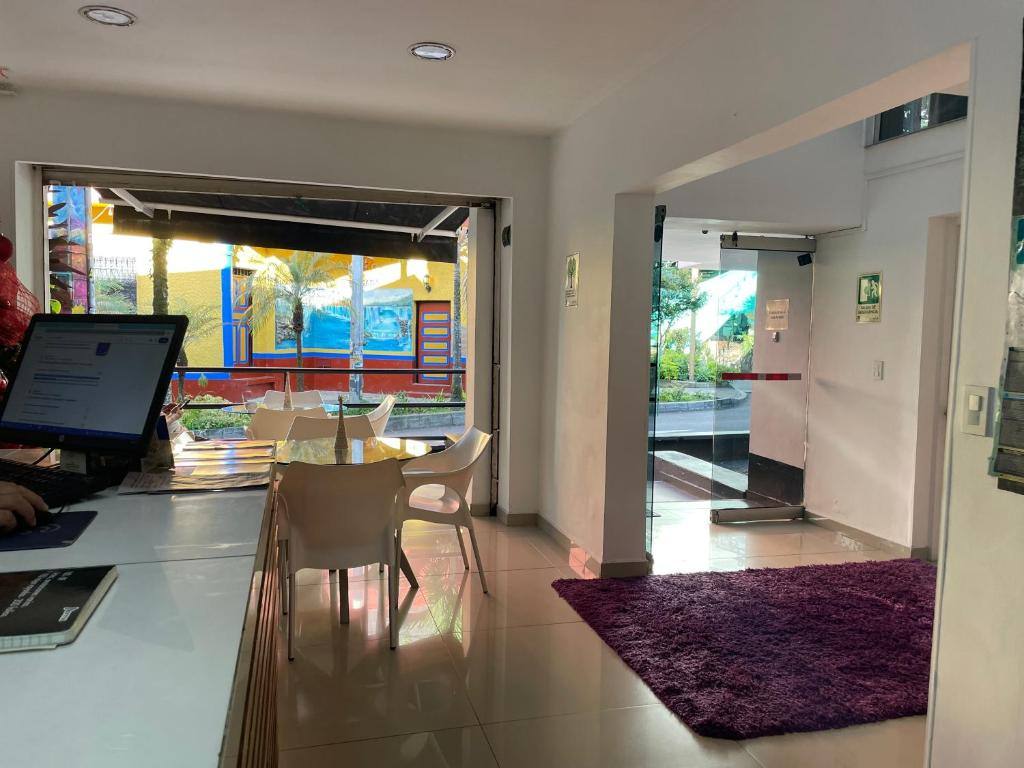 Hostal Lleras Calle 8 in El Poblado, Medellín