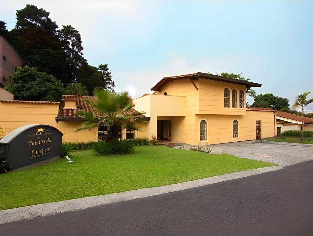 Hotel Portales del Campestre in El Poblado, Medellín
