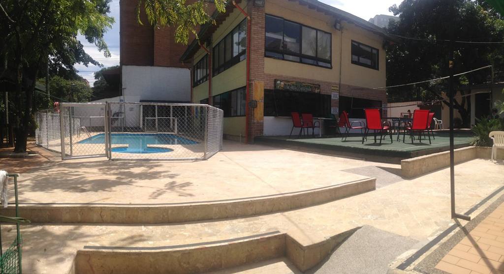 Pitstop Guest House in El Poblado, Medellín