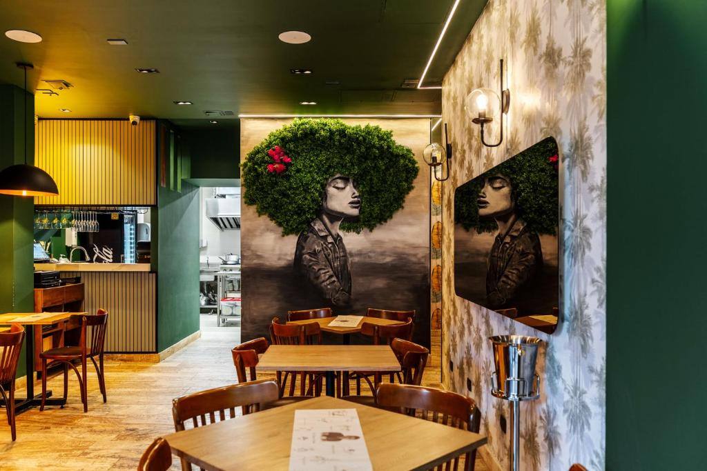 Sloh Hotel & Bar Manila Medellin in El Poblado, Medellín